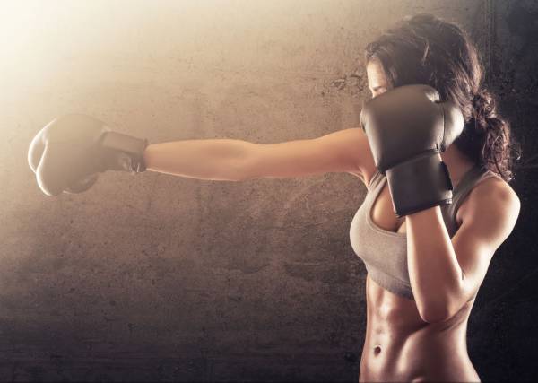 Premium-Qualität für mehr Leistung. Diese langlebigen Boxhandschuhe helfen Ihnen dabei, Kraft, Ausdauer, Gleichgewicht, Koordination und Muskelmasse zu entwickeln und gleichzeitig Stress durch eine Vielzahl von Krafttrainingsübungen zu reduzieren: Kickboxen, schwerer Boxsack, Muay Thai, MMA, Sparringstraining und Fitness Training im Fitnessstudio.
