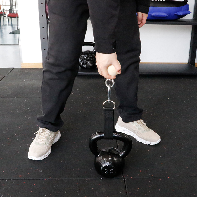 PRAKTISCH Leicht anpassbar, um eine Vielzahl von Trainingsübungen für verschiedene Muskeln durchzuführen.